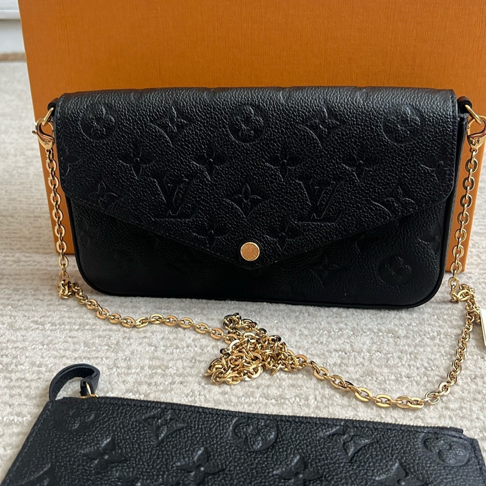 Louis Vuitton Félicie Pochette Black in almost new condition.